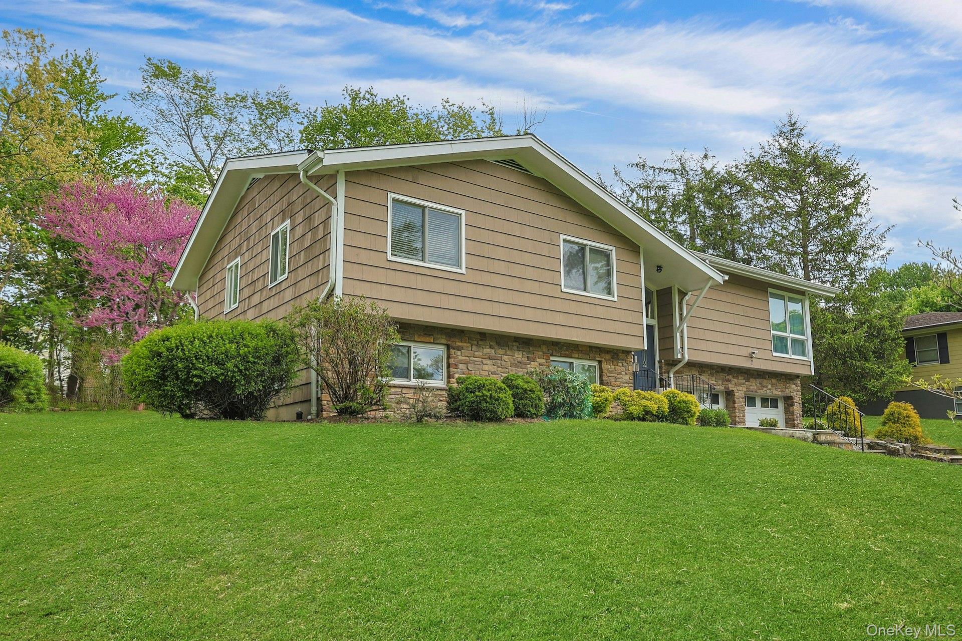 7 Lorenz Drive Property Photo 3