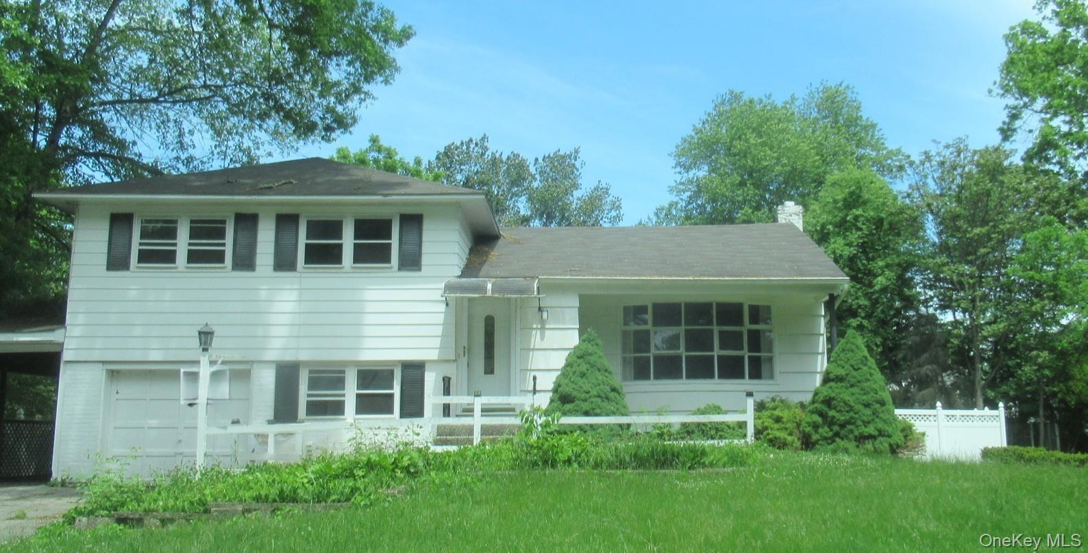 10 Lori Street Property Photo 2