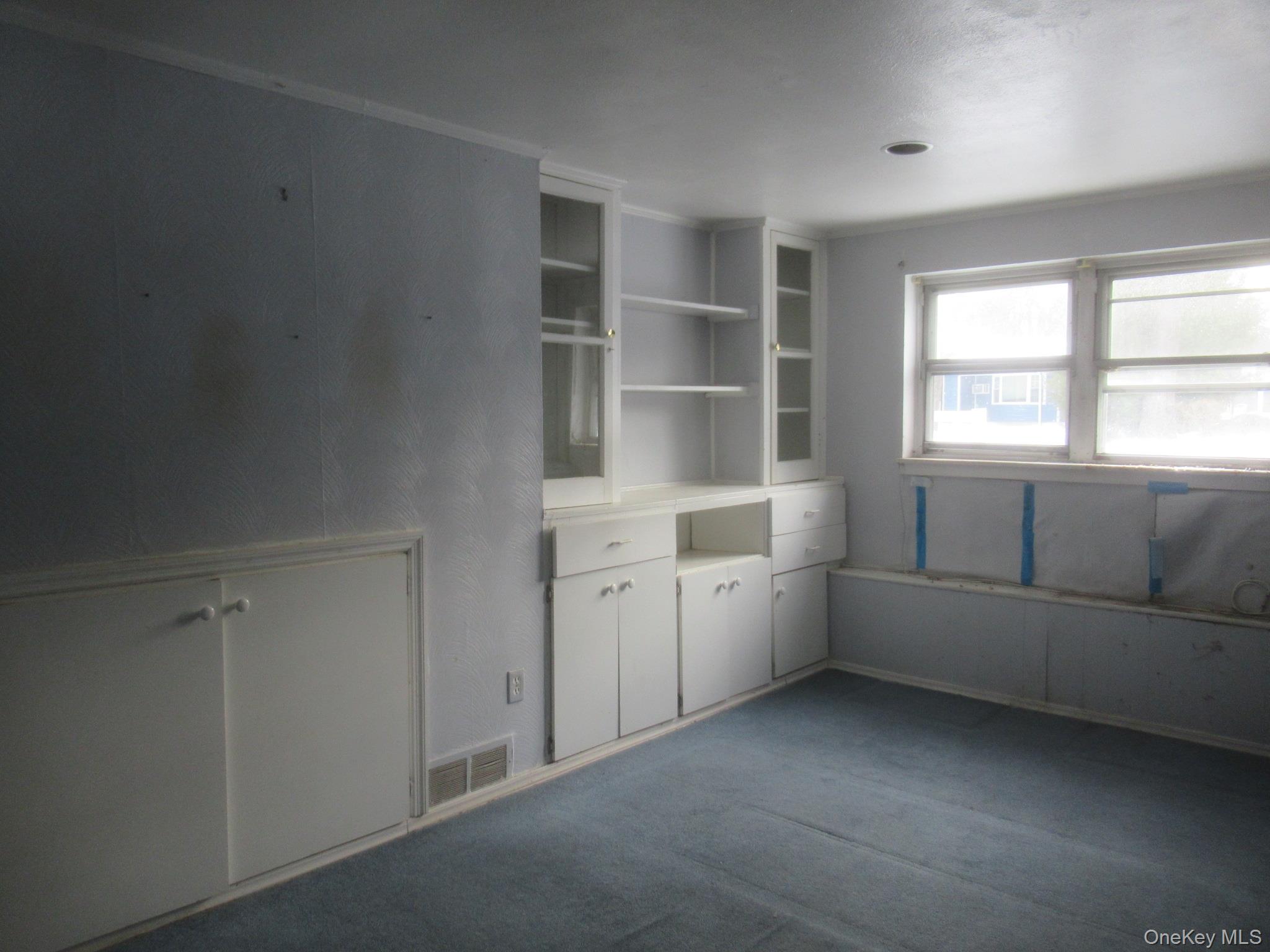 10 Lori Street Property Photo 14