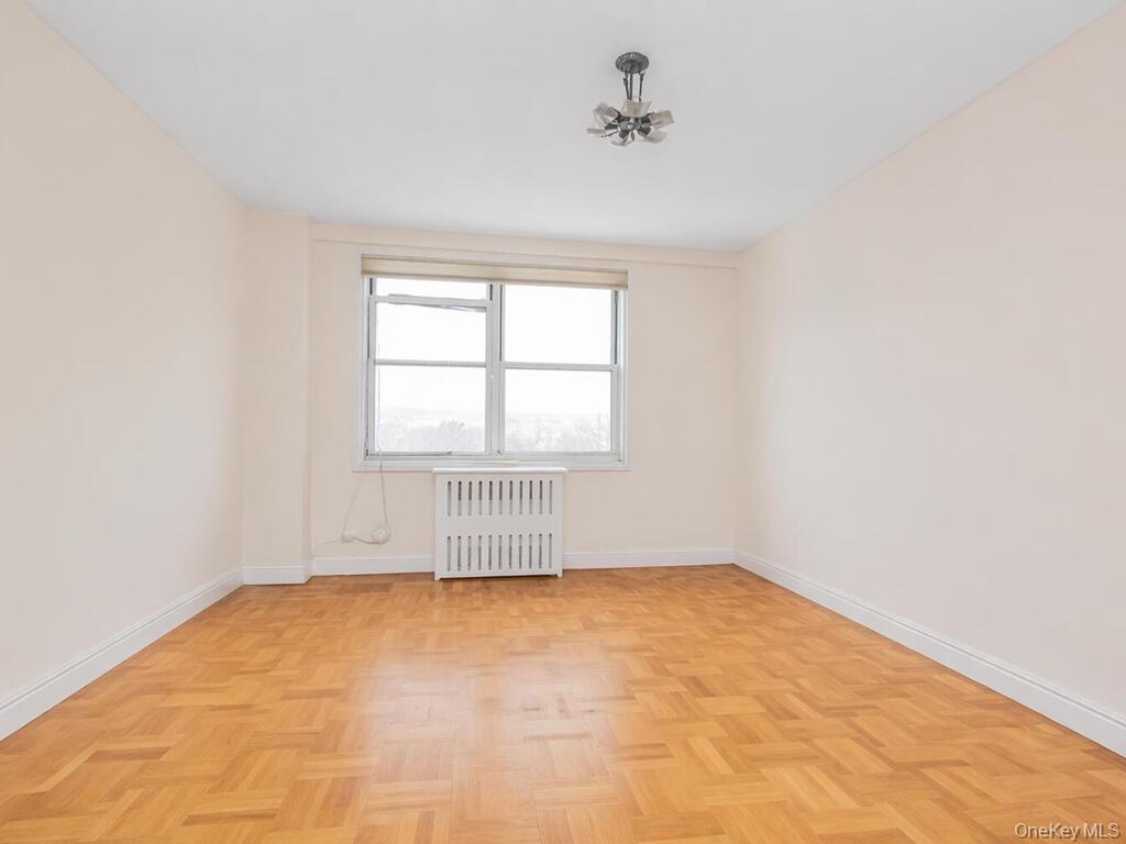 3935 Blackstone Avenue 8a Property Photo 9