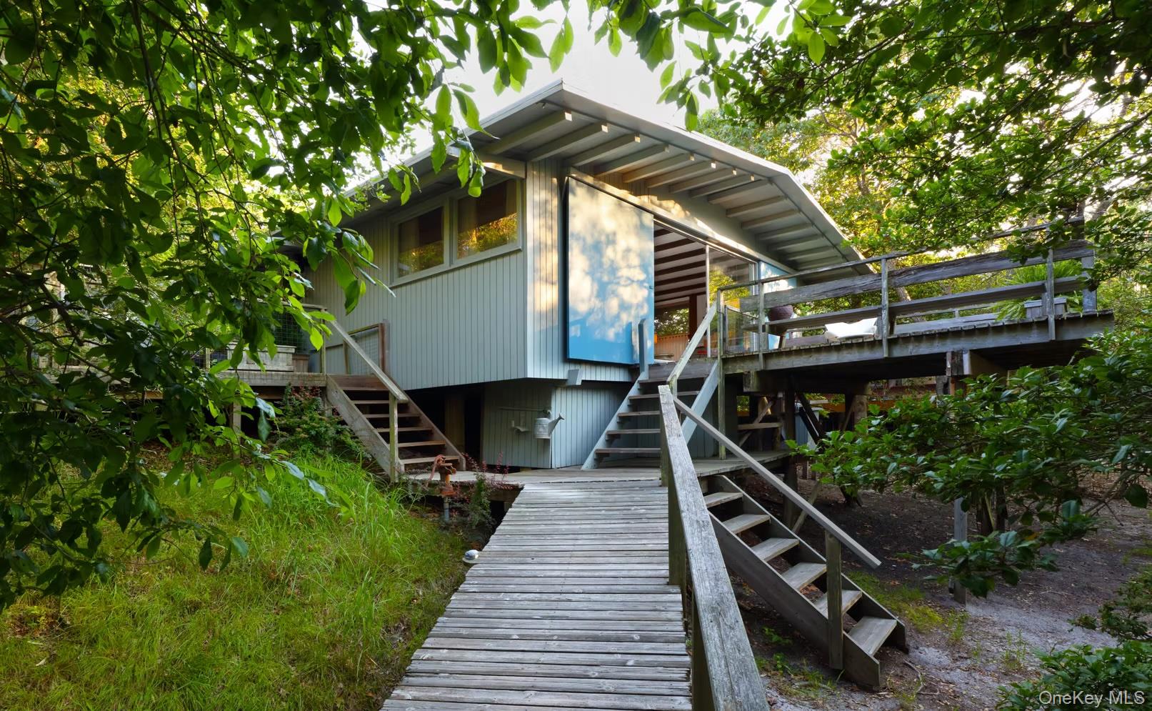 284 Bay Walk Property Photo 1