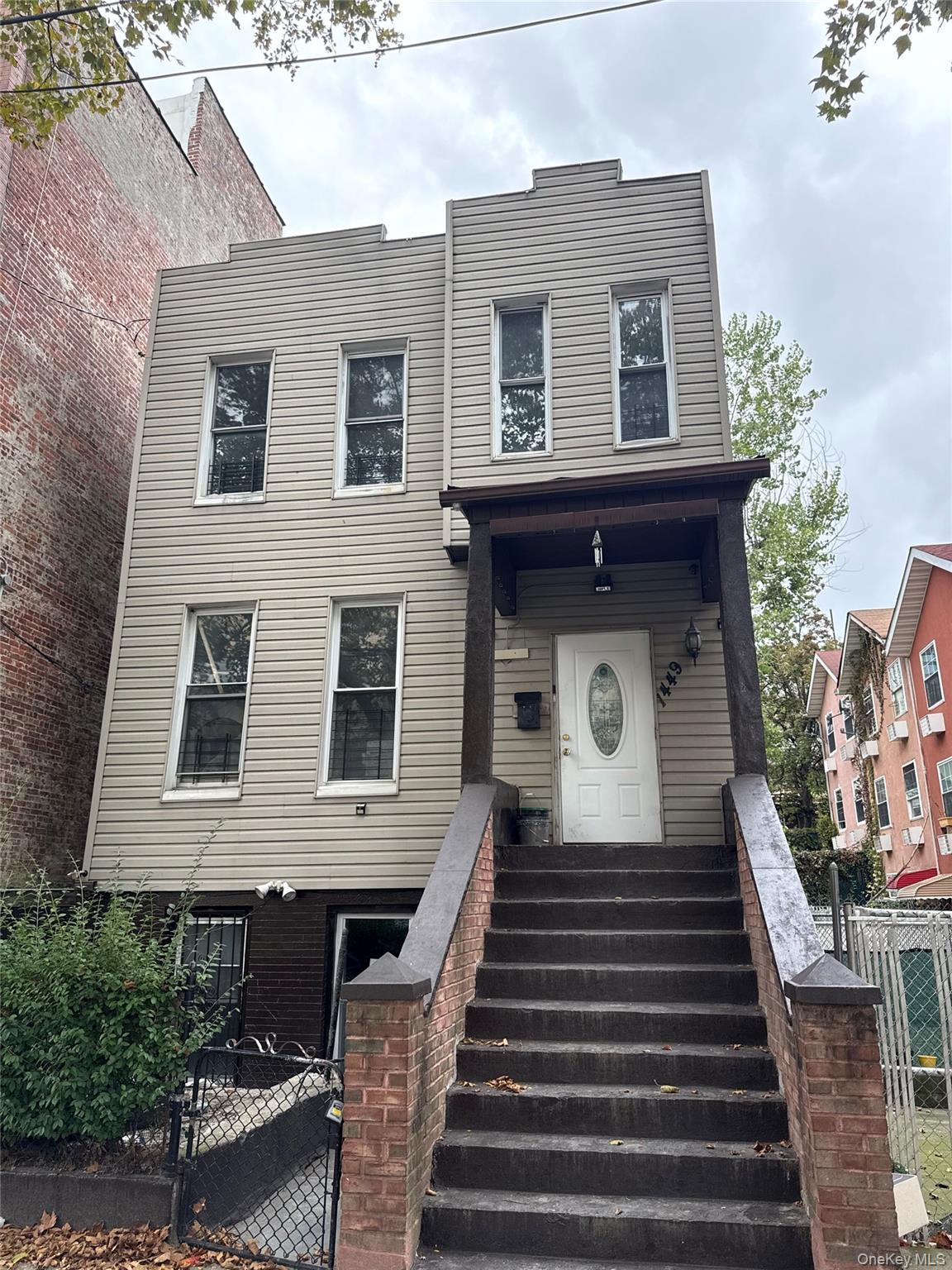 1449 Longfellow Avenue Property Photo 1