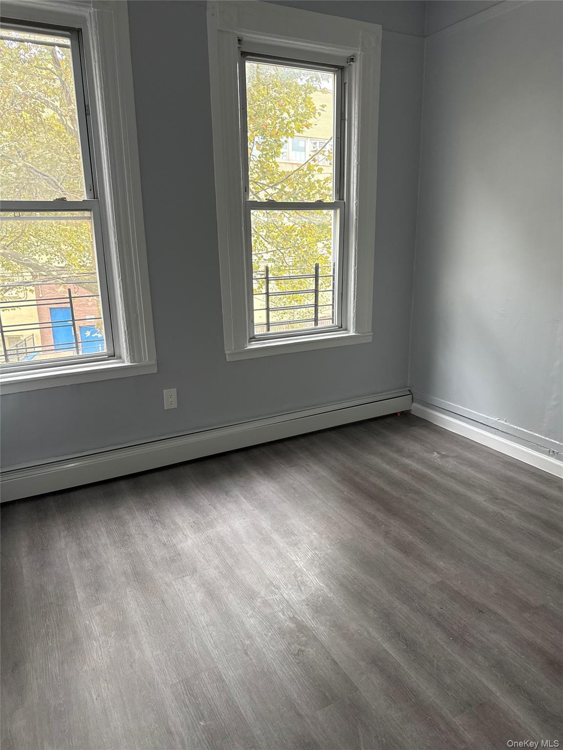 1449 Longfellow Avenue Property Photo 3