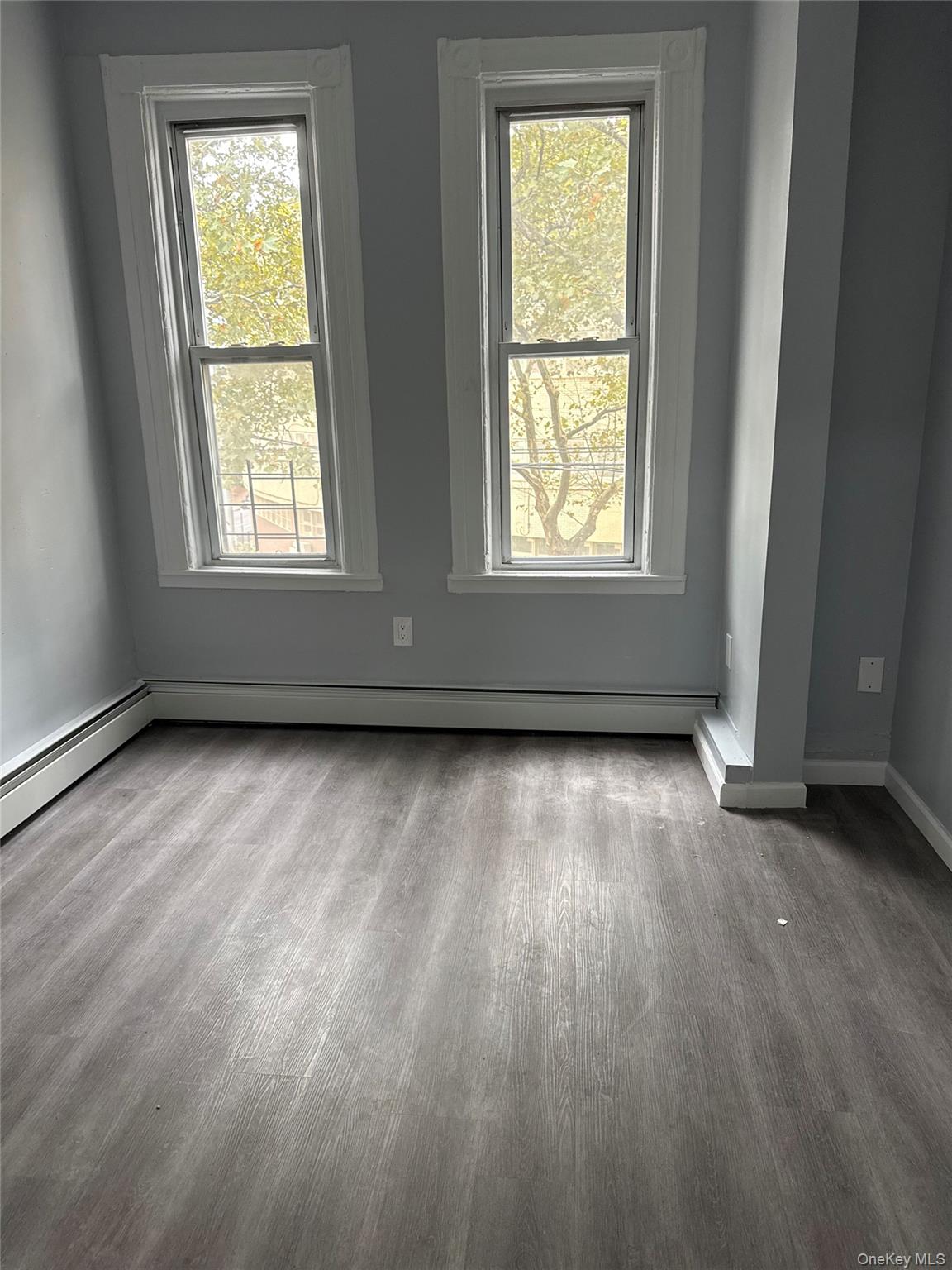 1449 Longfellow Avenue Property Photo 4