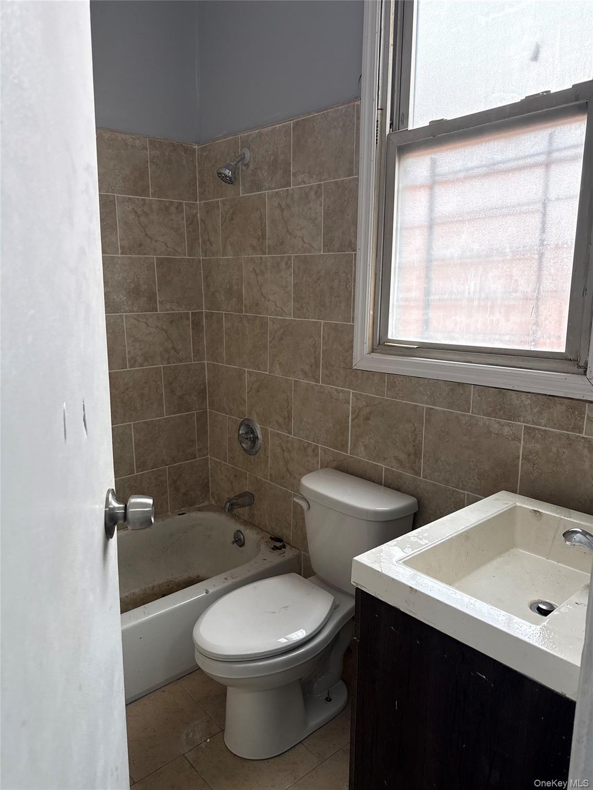 1449 Longfellow Avenue Property Photo 8