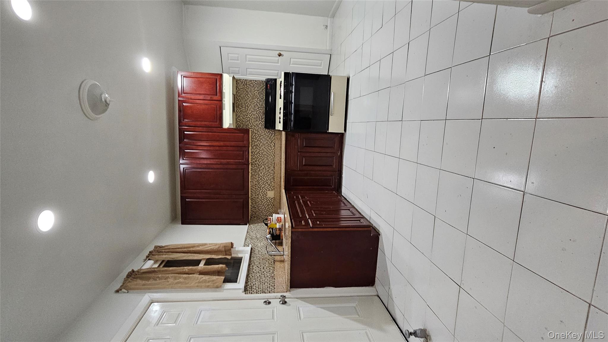272 New Jersey Avenue Property Photo 2