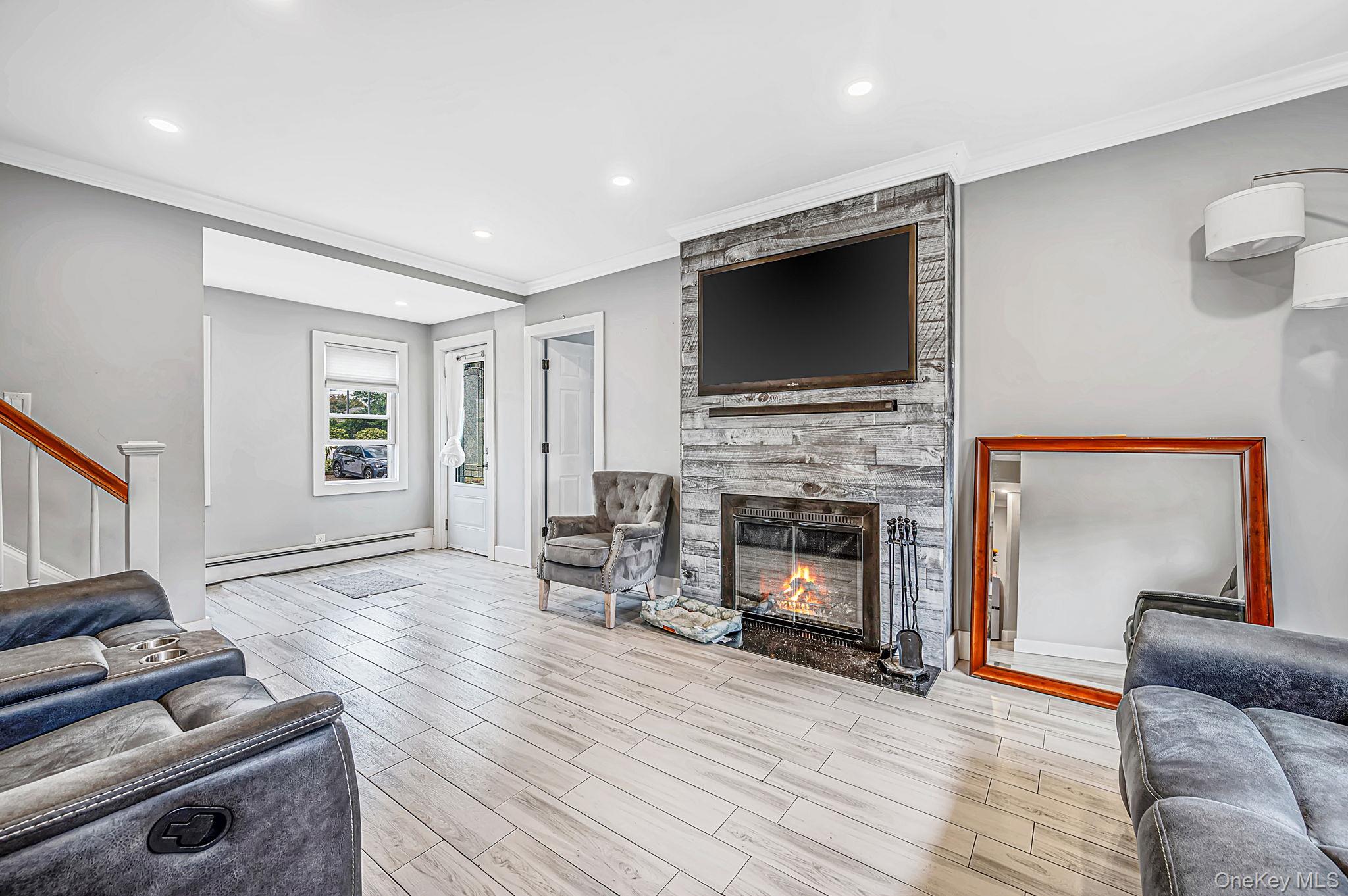 131 E Alhambra Avenue Property Photo 12