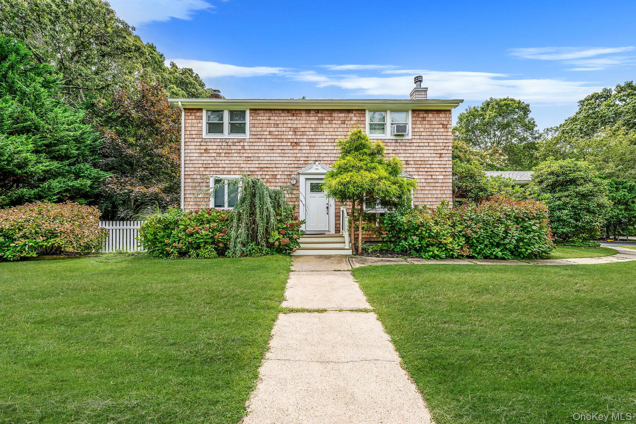 19 Pine Tree Lane Property Photo 2