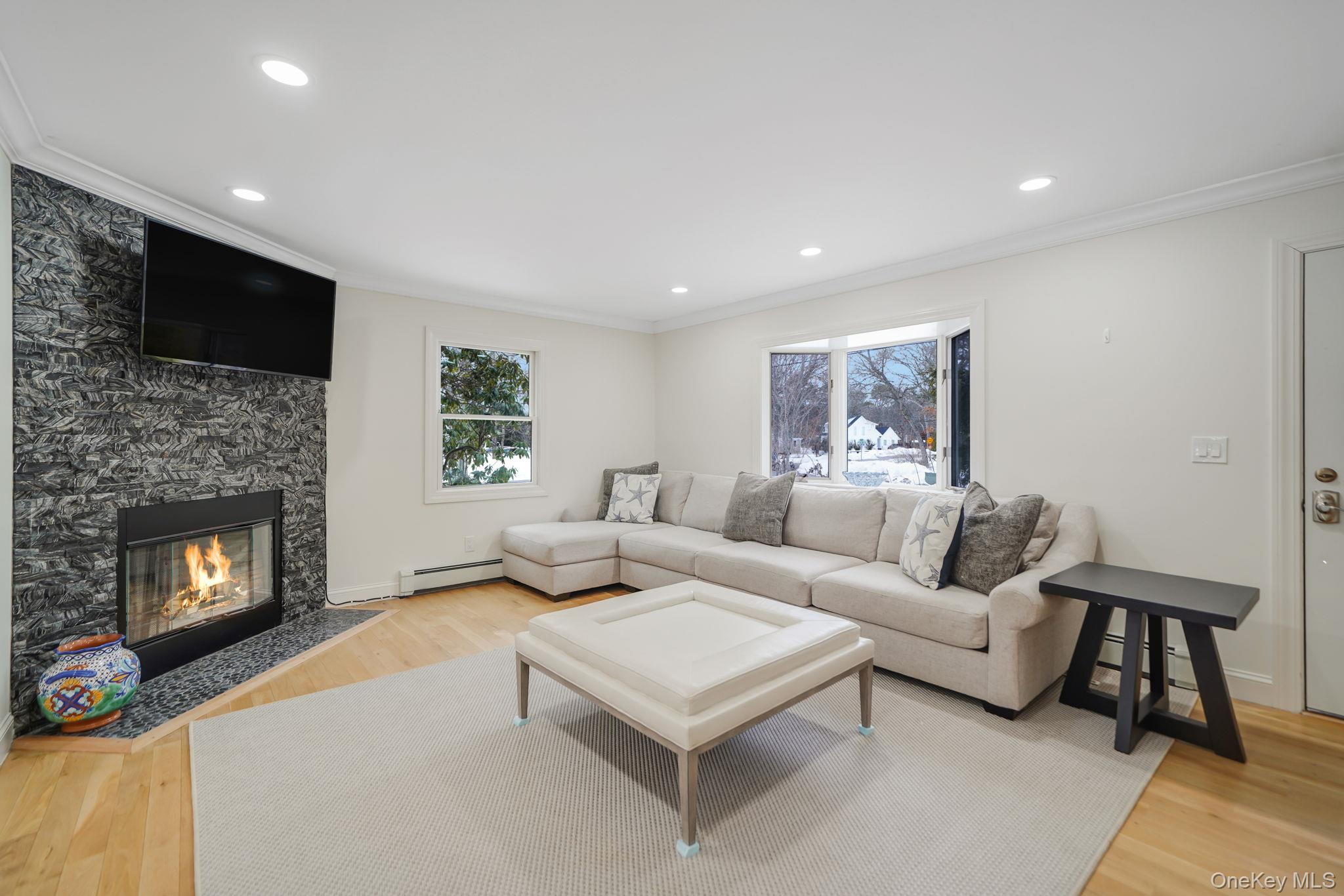 19 Pine Tree Lane Property Photo 4
