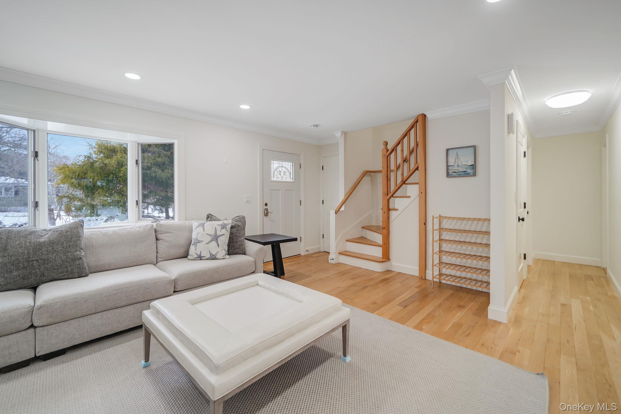 19 Pine Tree Lane Property Photo 5