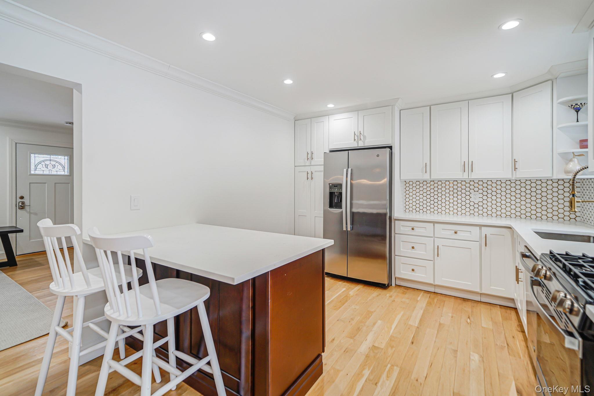 19 Pine Tree Lane Property Photo 6
