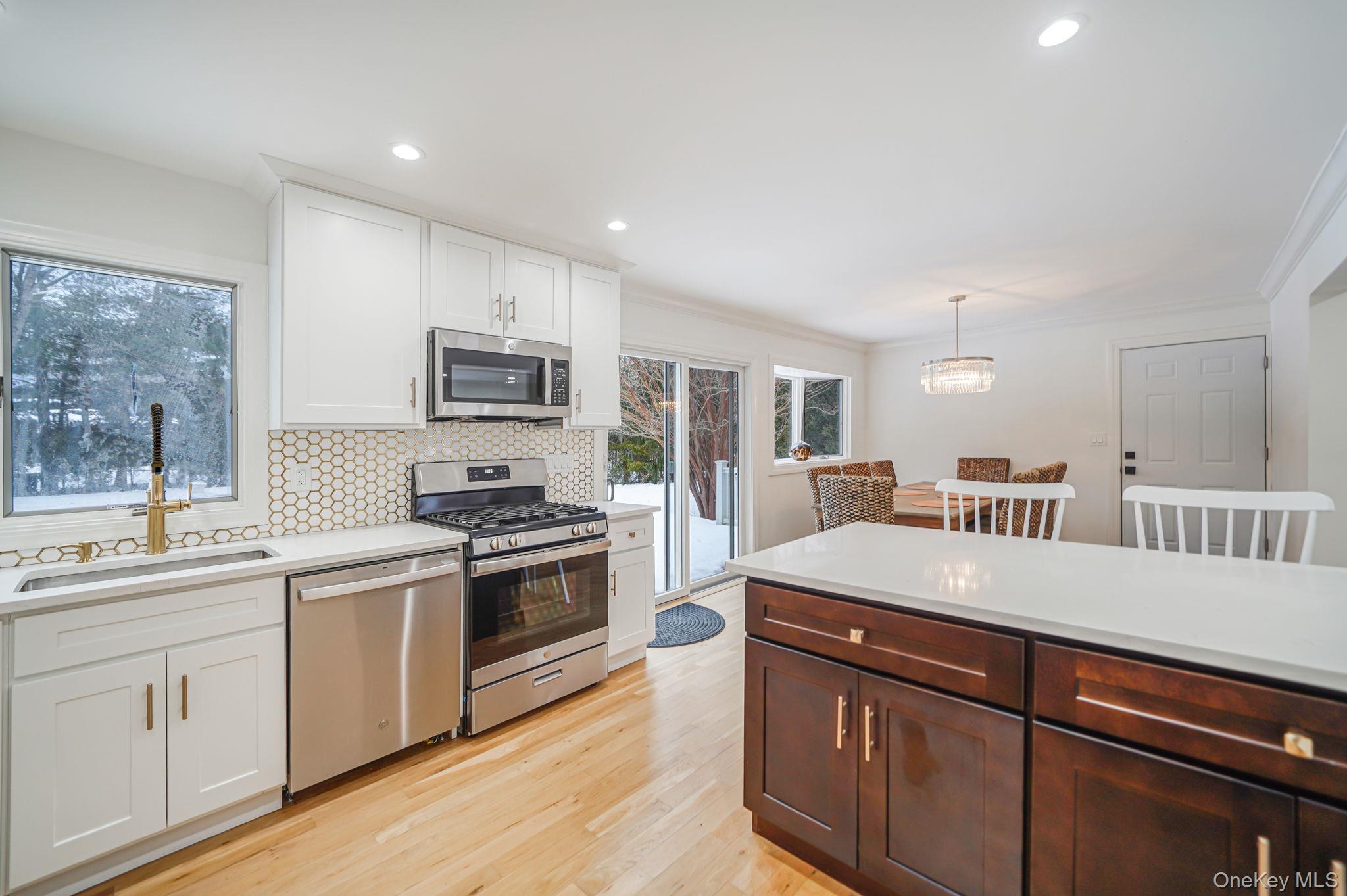 19 Pine Tree Lane Property Photo 8