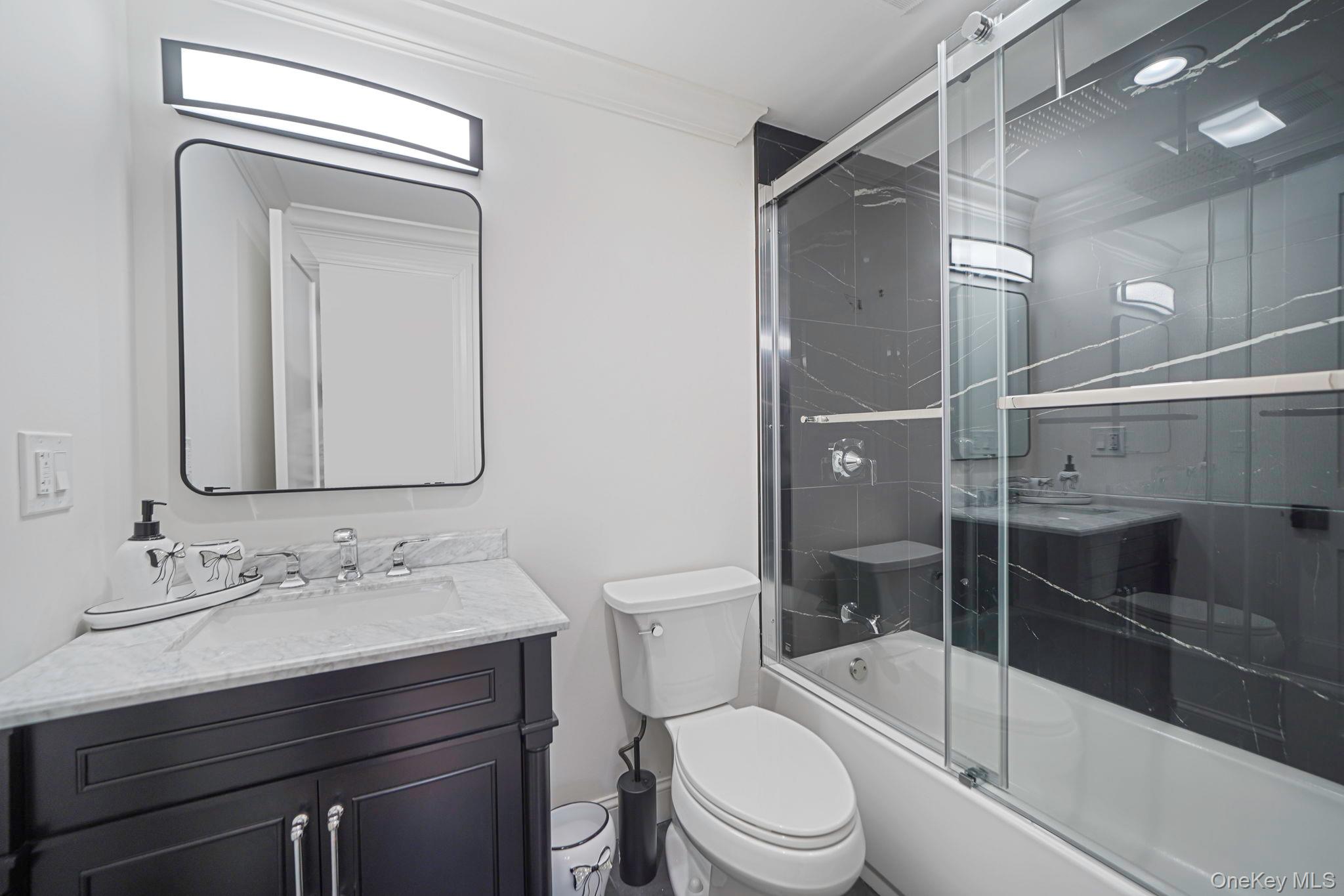 19 Pine Tree Lane Property Photo 13