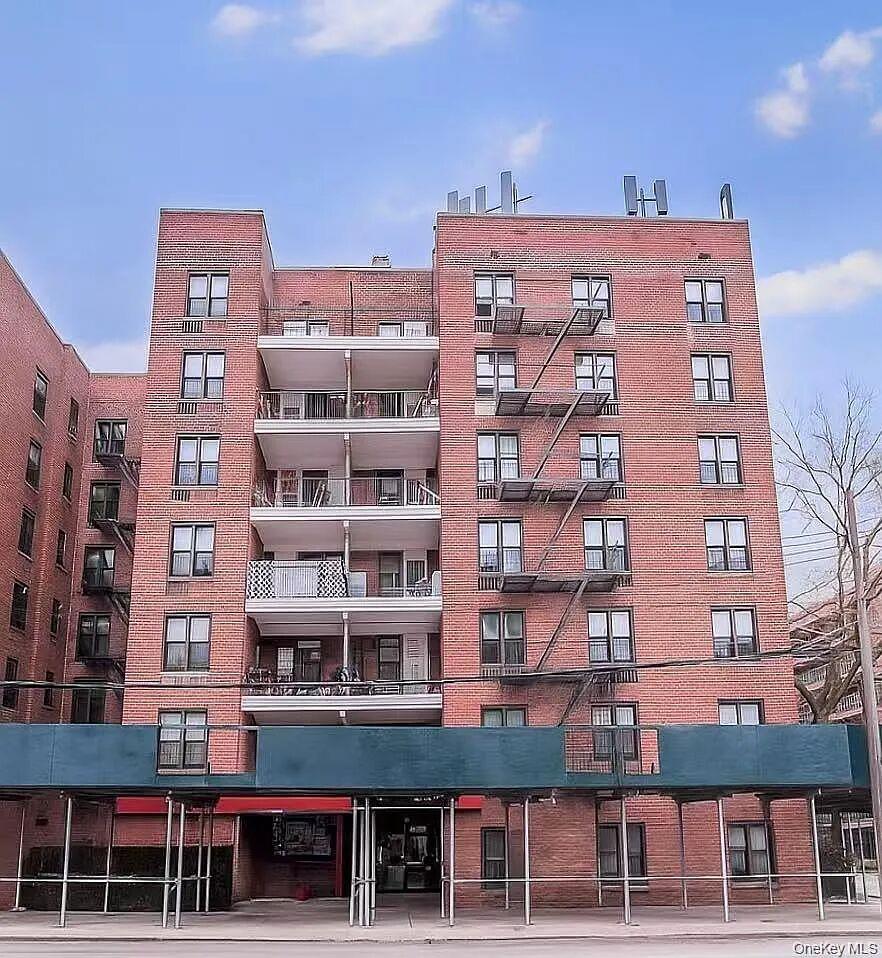 38-25 Parsons Boulevard 4I Property Photo 1