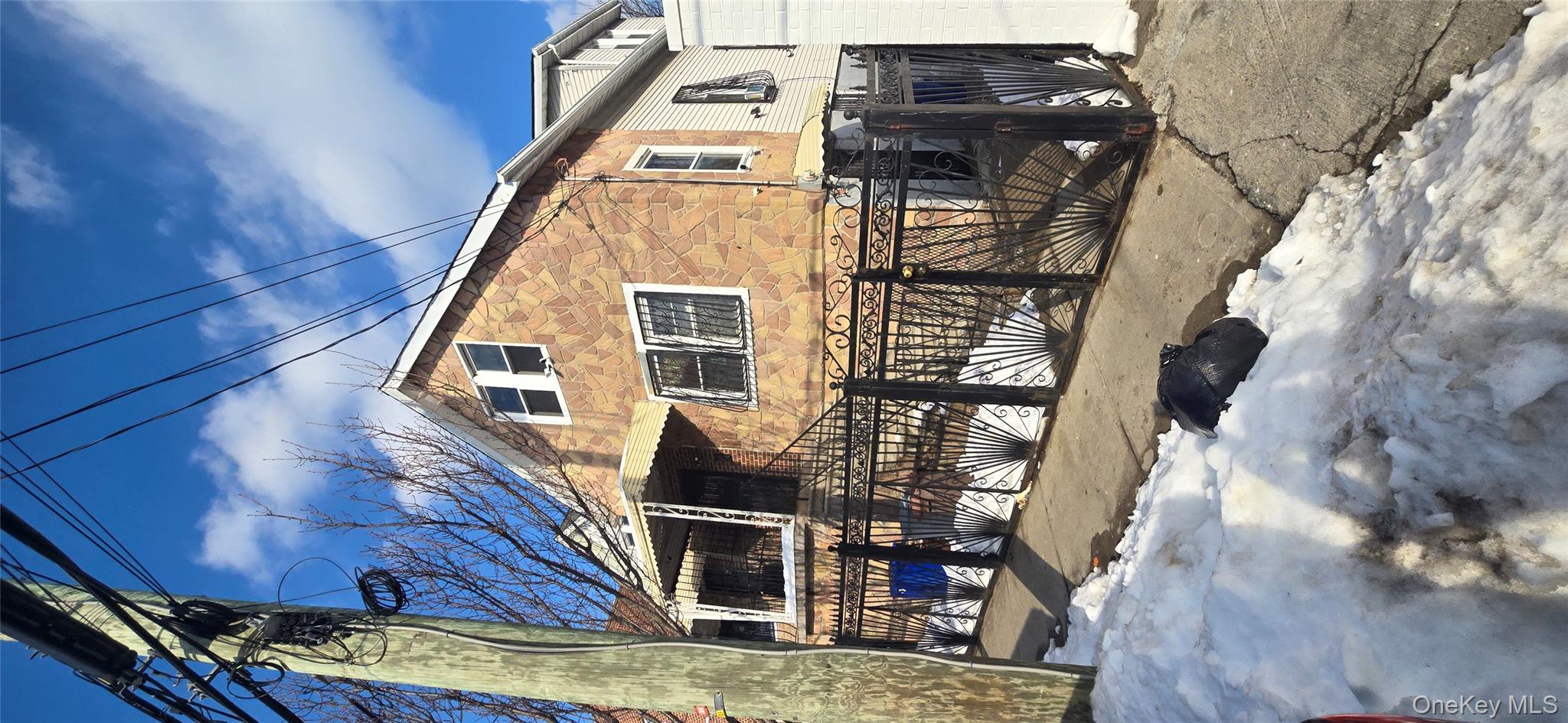612 Saint Lawrence Avenue Property Photo 1