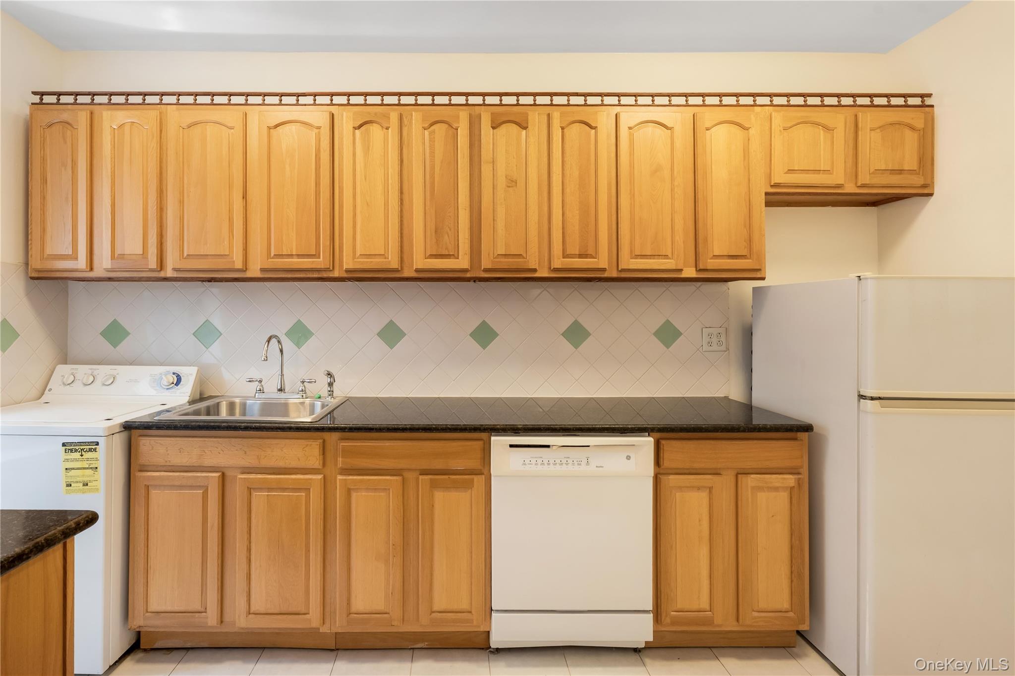 76-12 Ditmars Boulevard B3 Property Photo 5