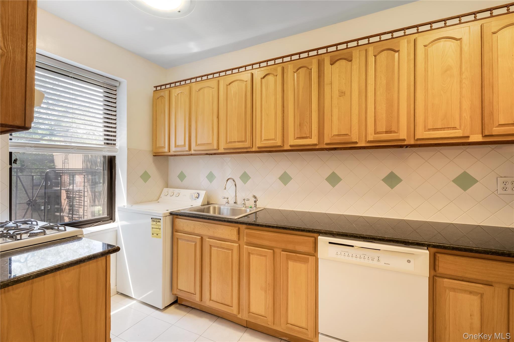 76-12 Ditmars Boulevard B3 Property Photo 6