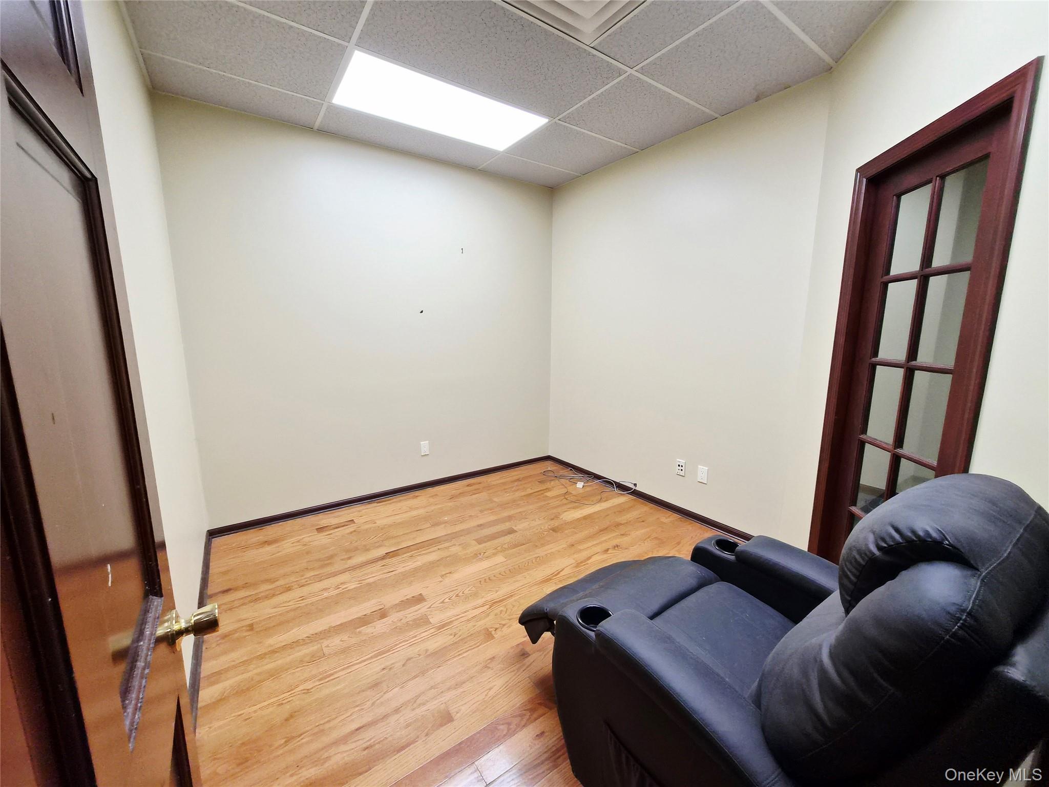 121 W Oak Street Ste 2 Property Photo 6