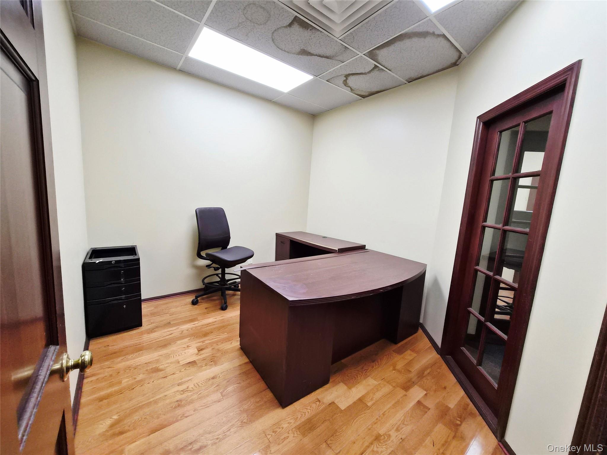 121 W Oak Street Ste 2 Property Photo 8