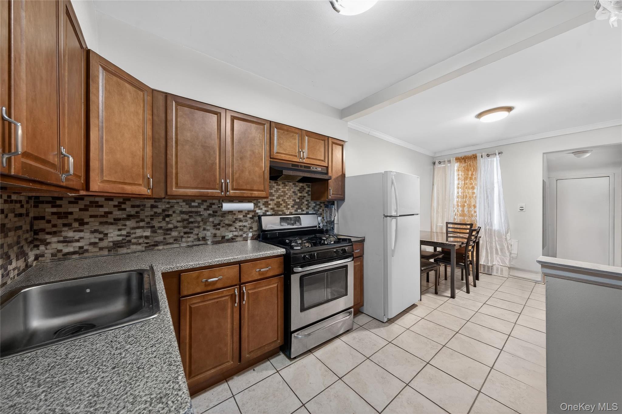 1108 Willmohr Street Property Photo 8