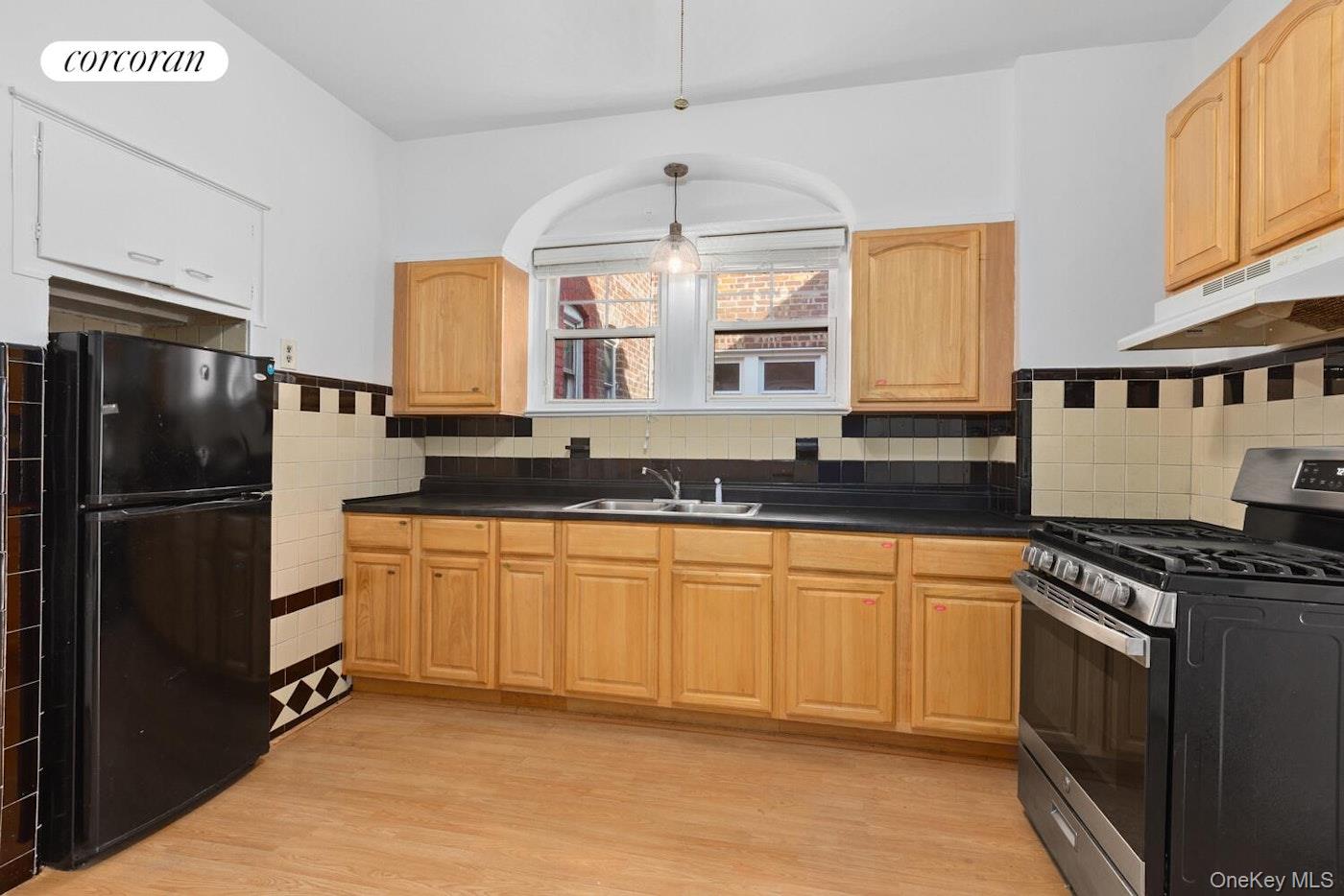 958587 Property Photo 6