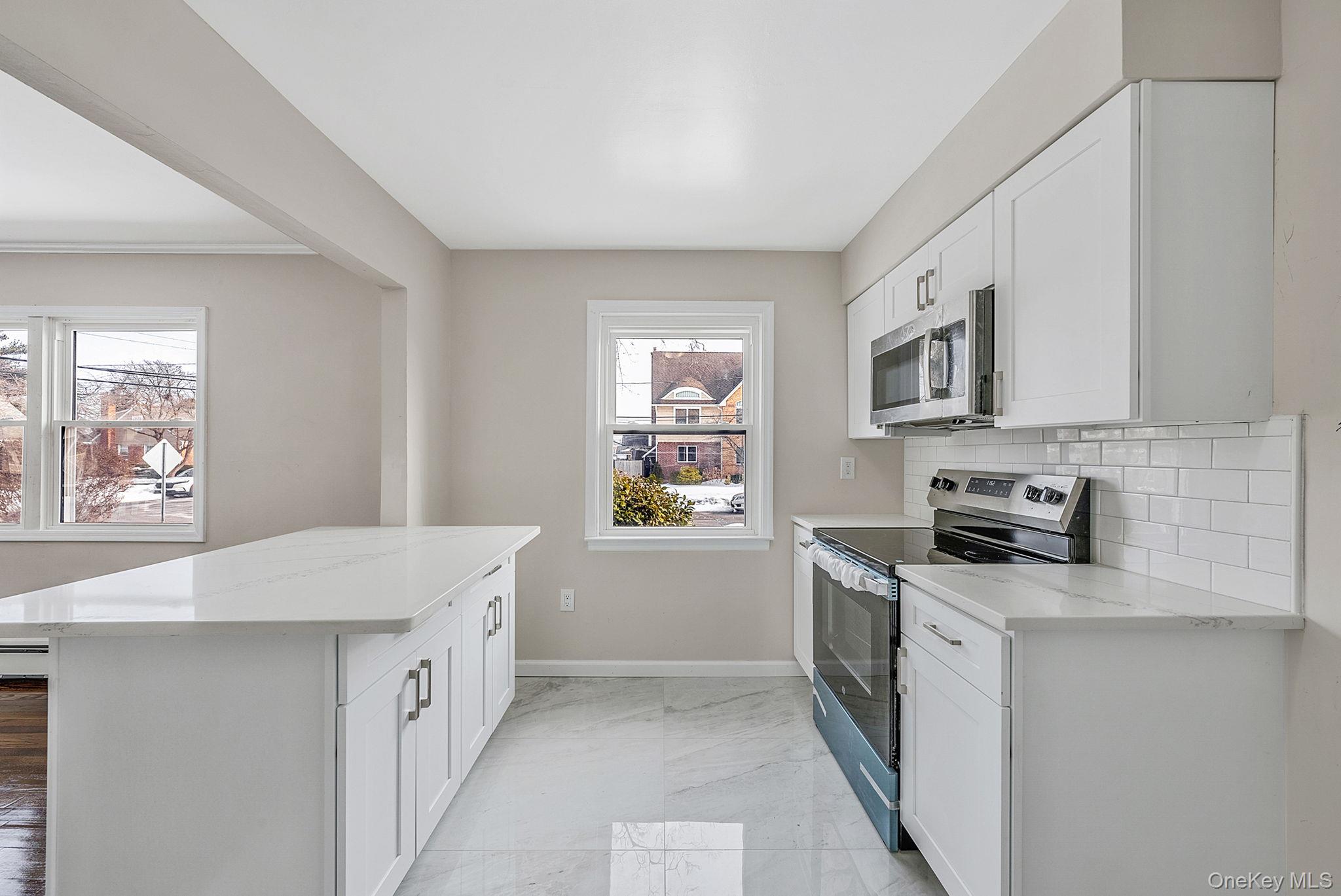 526 Albert Street Property Photo 2