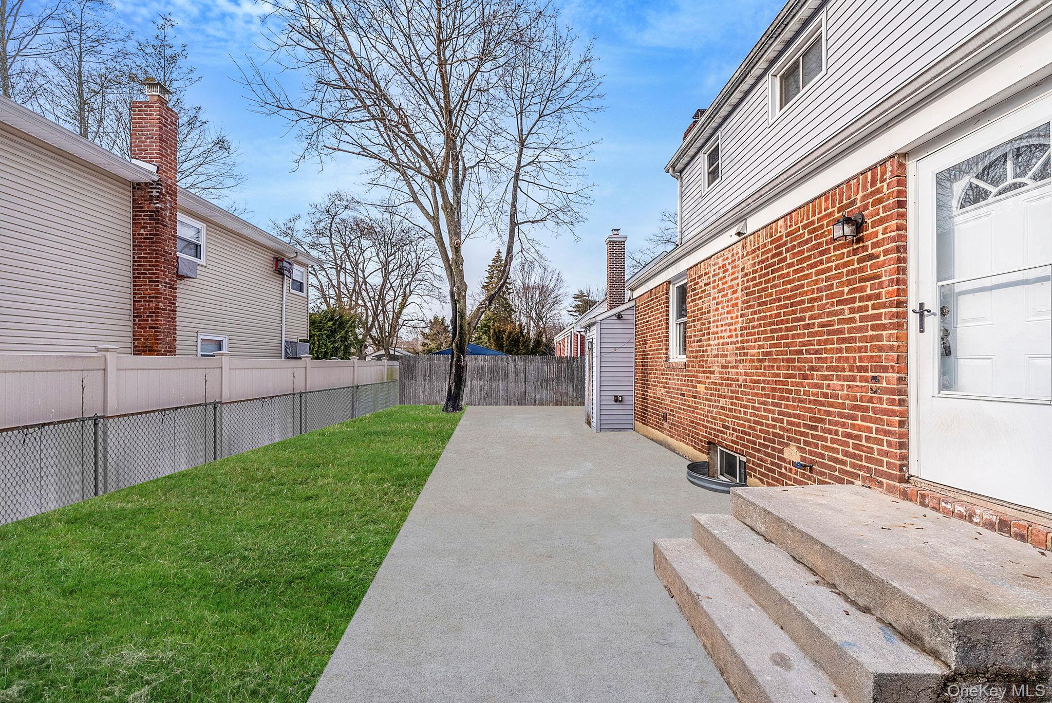 526 Albert Street Property Photo 23