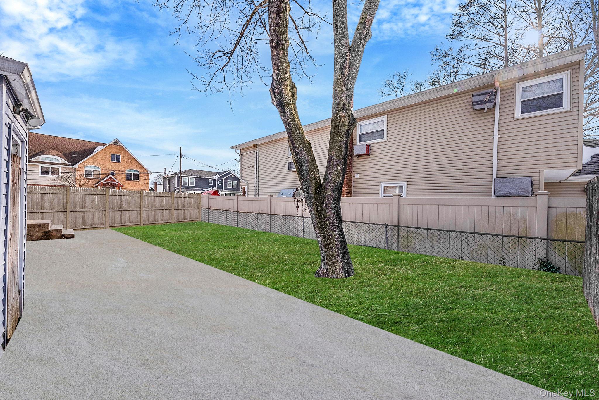 526 Albert Street Property Photo 32