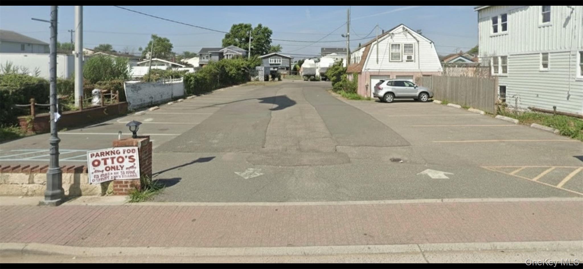 274 Woodcleft Avenue Property Photo 1