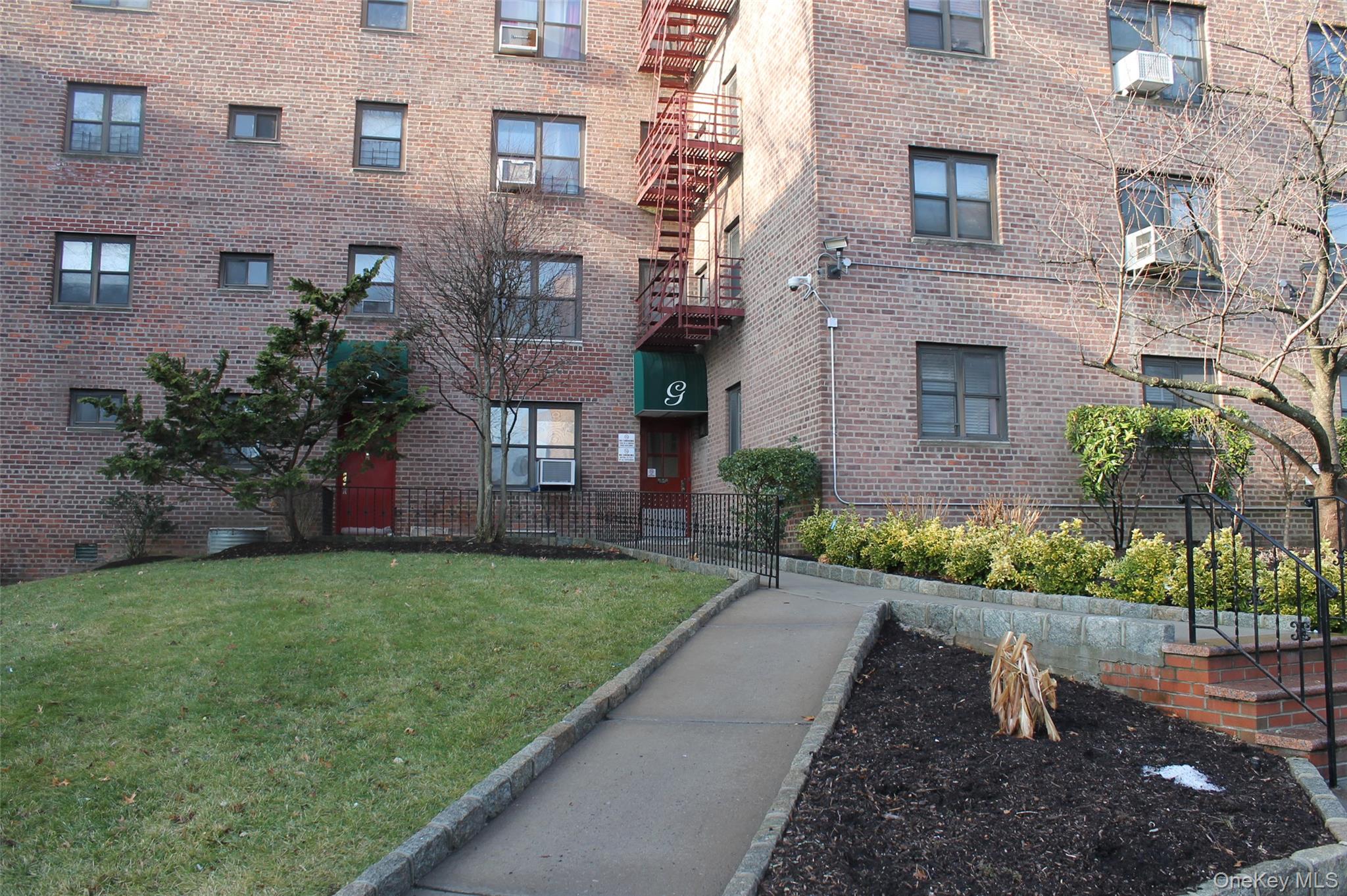 87-30 204th Street B-56 Property Photo 2