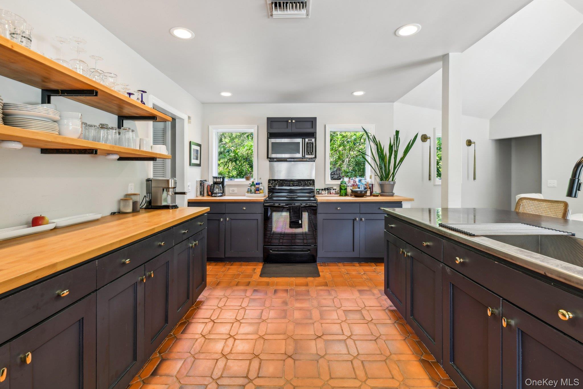 17 Oak Meadow Lane Property Photo 4