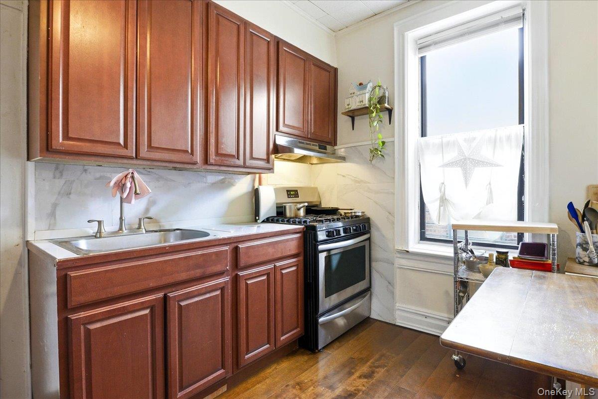 60-58 60th Road Property Photo 4