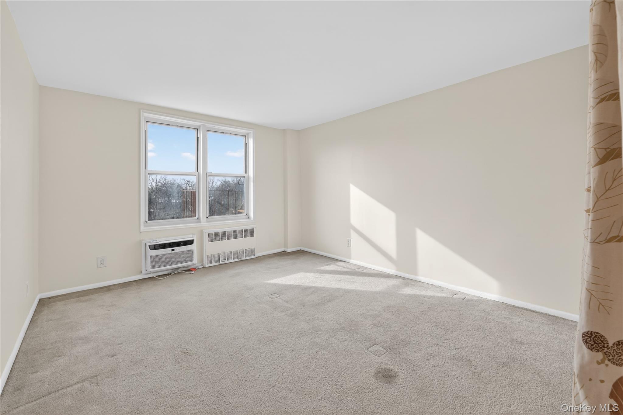 66-10 Thornton Place 4c Property Photo 2