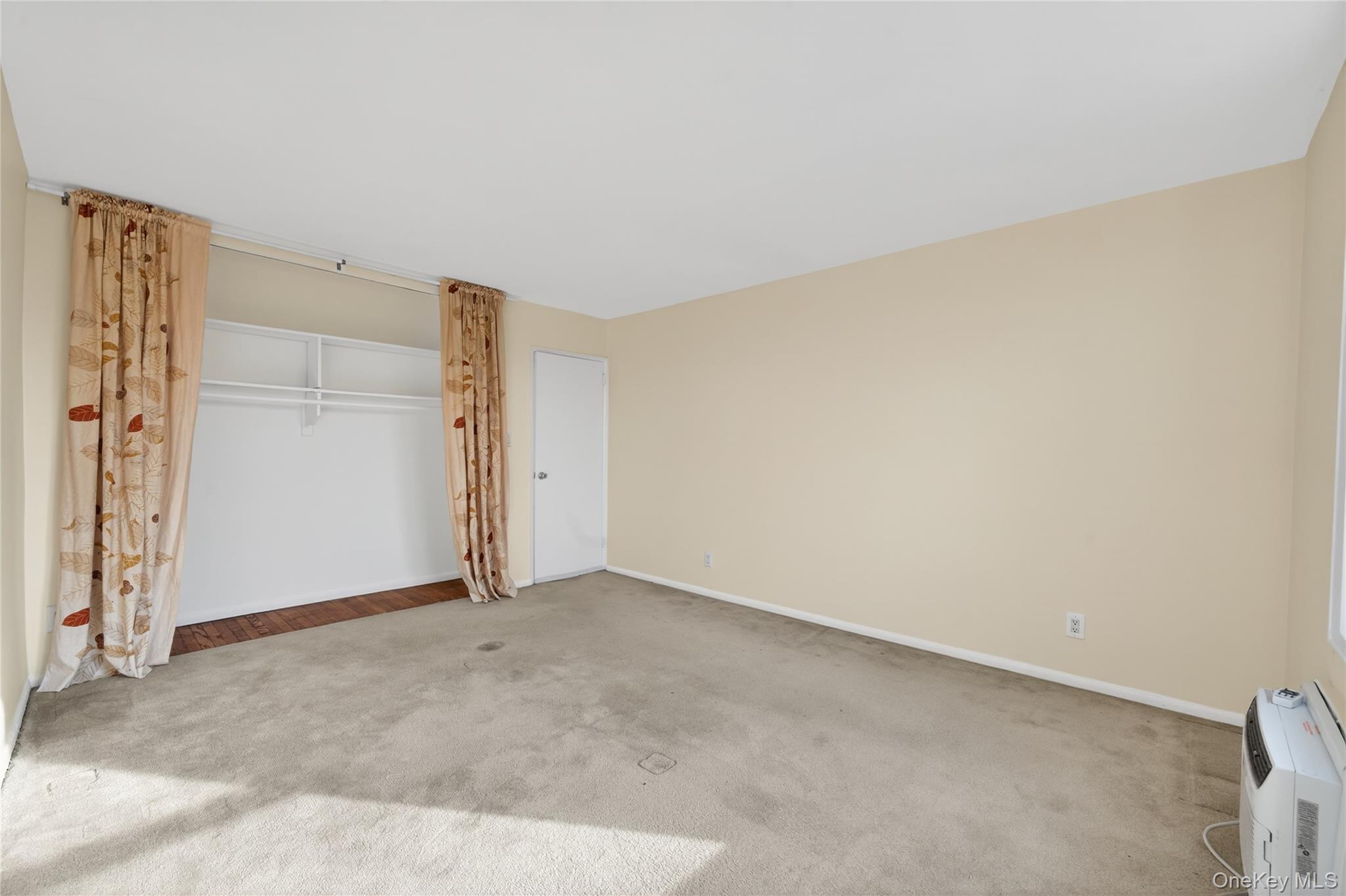 66-10 Thornton Place 4c Property Photo 9