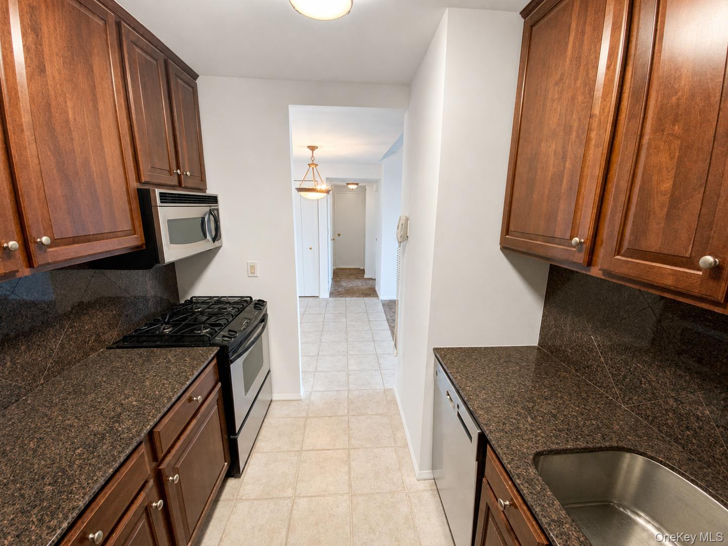 27110 Grand Central Parkway 10f Property Photo 6
