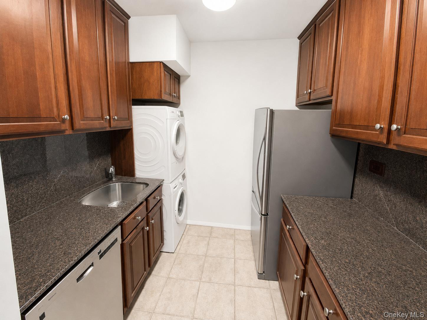 27110 Grand Central Parkway 10f Property Photo 7