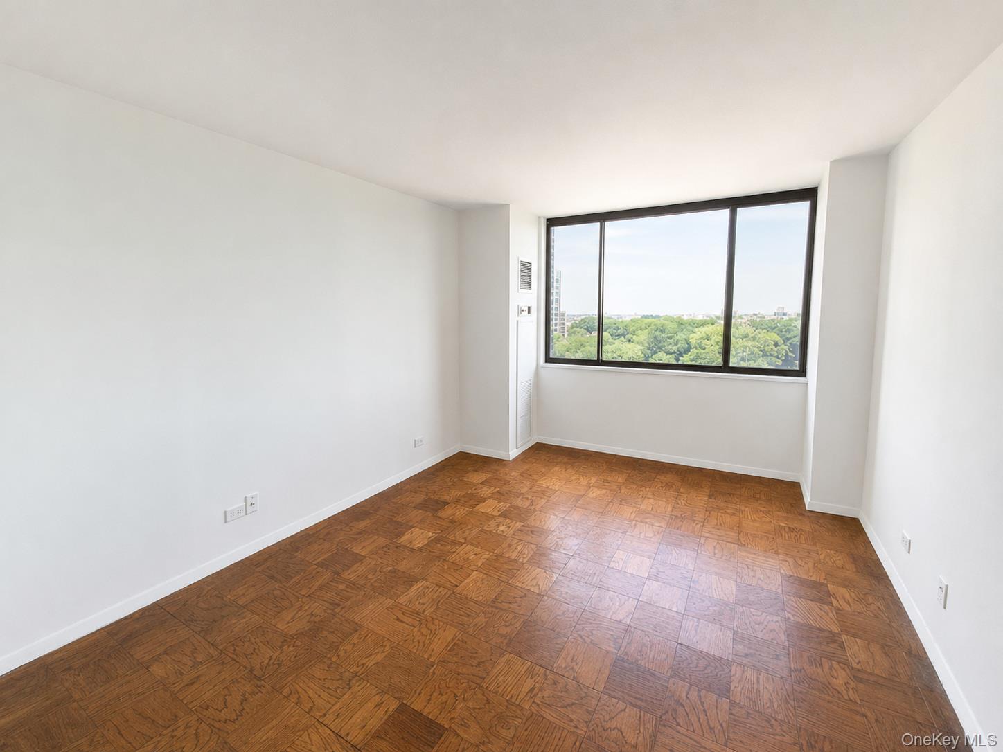 27110 Grand Central Parkway 10f Property Photo 9