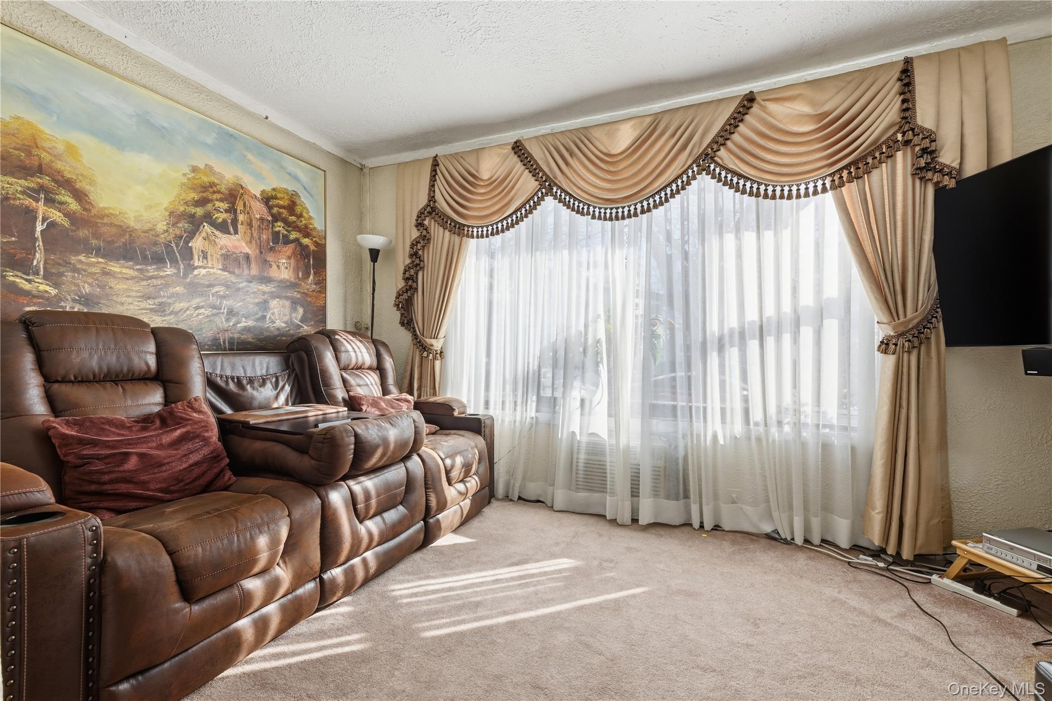 8918 239th Street Property Photo 3