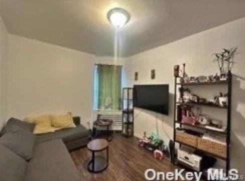 21-78 35 Street 5f Property Photo 2