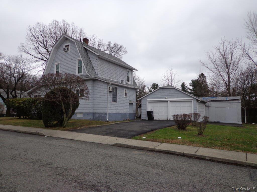 208 Saddle River Road Property Photo 1