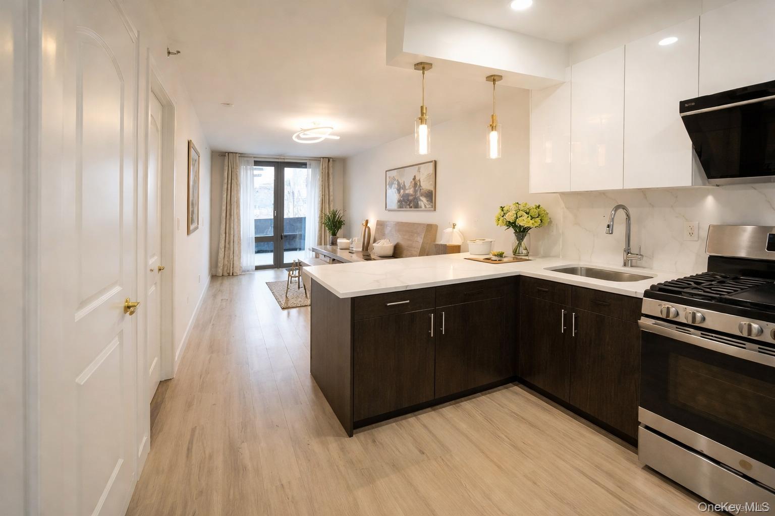 7065 Queens Boulevard 8j Property Photo 4