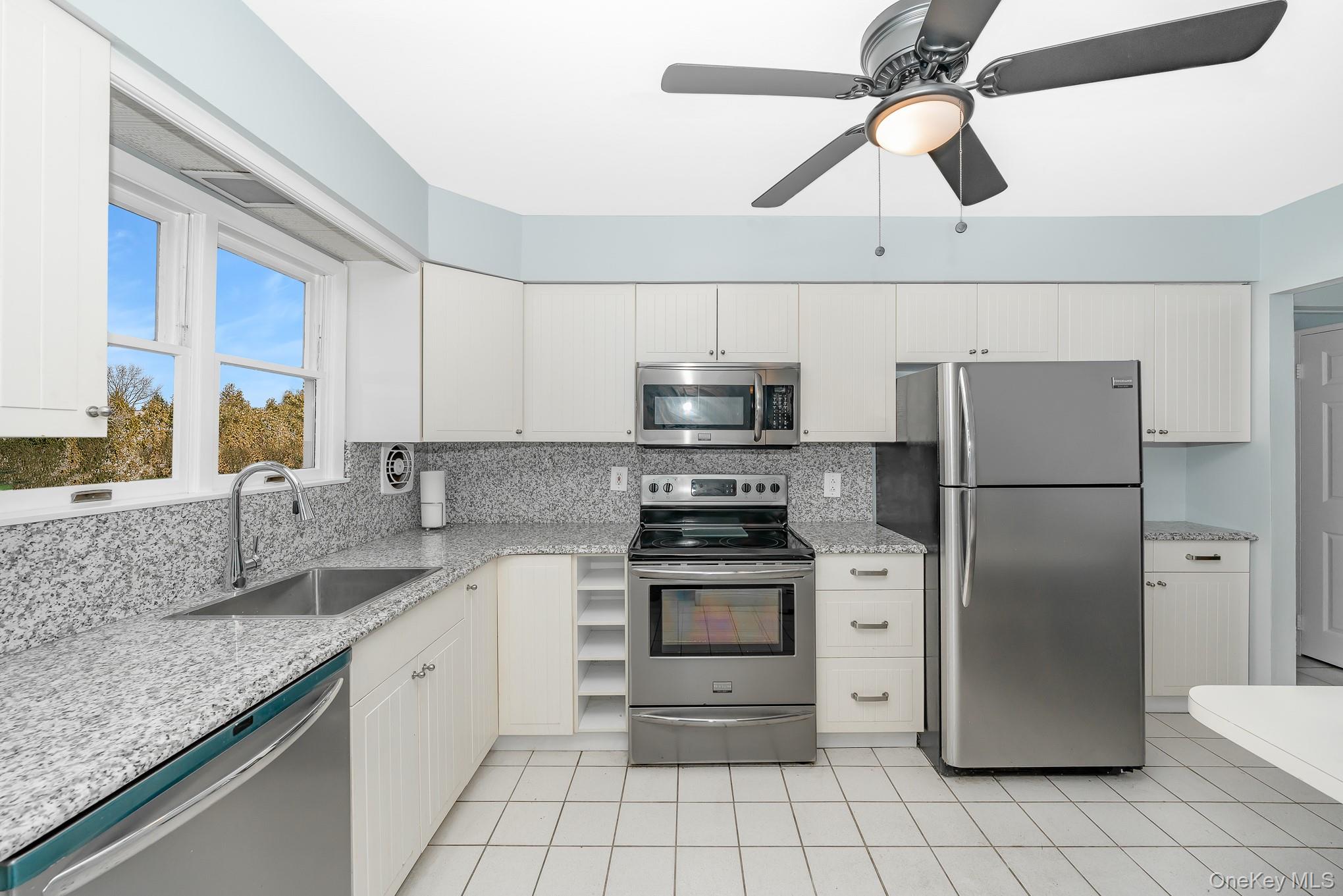 24 Brooktree Circle Property Photo 8