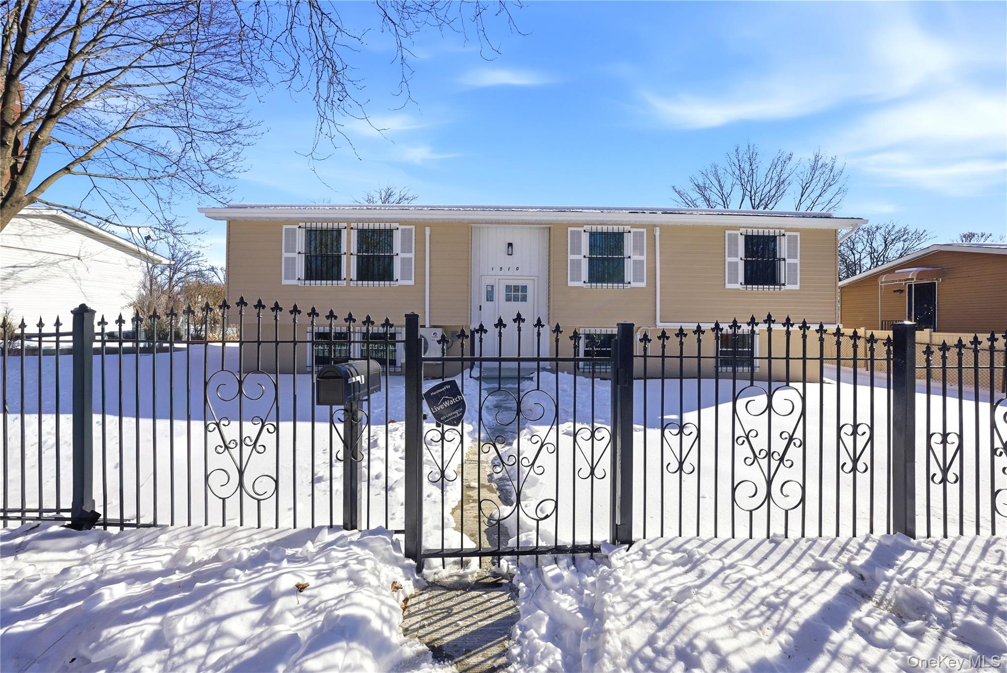 1510 Crotona Park Park