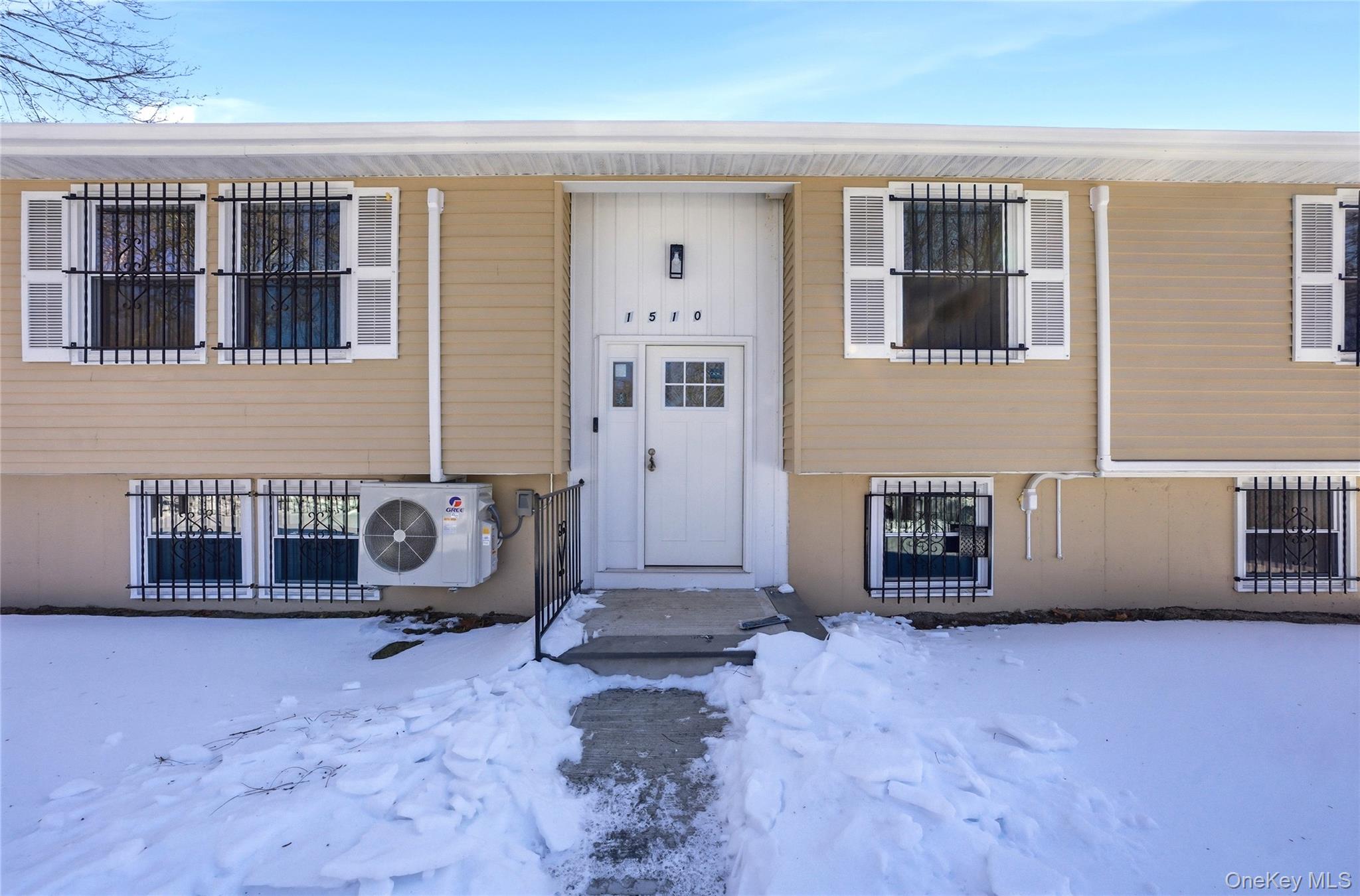 1510 Crotona Park Park Property Photo 3