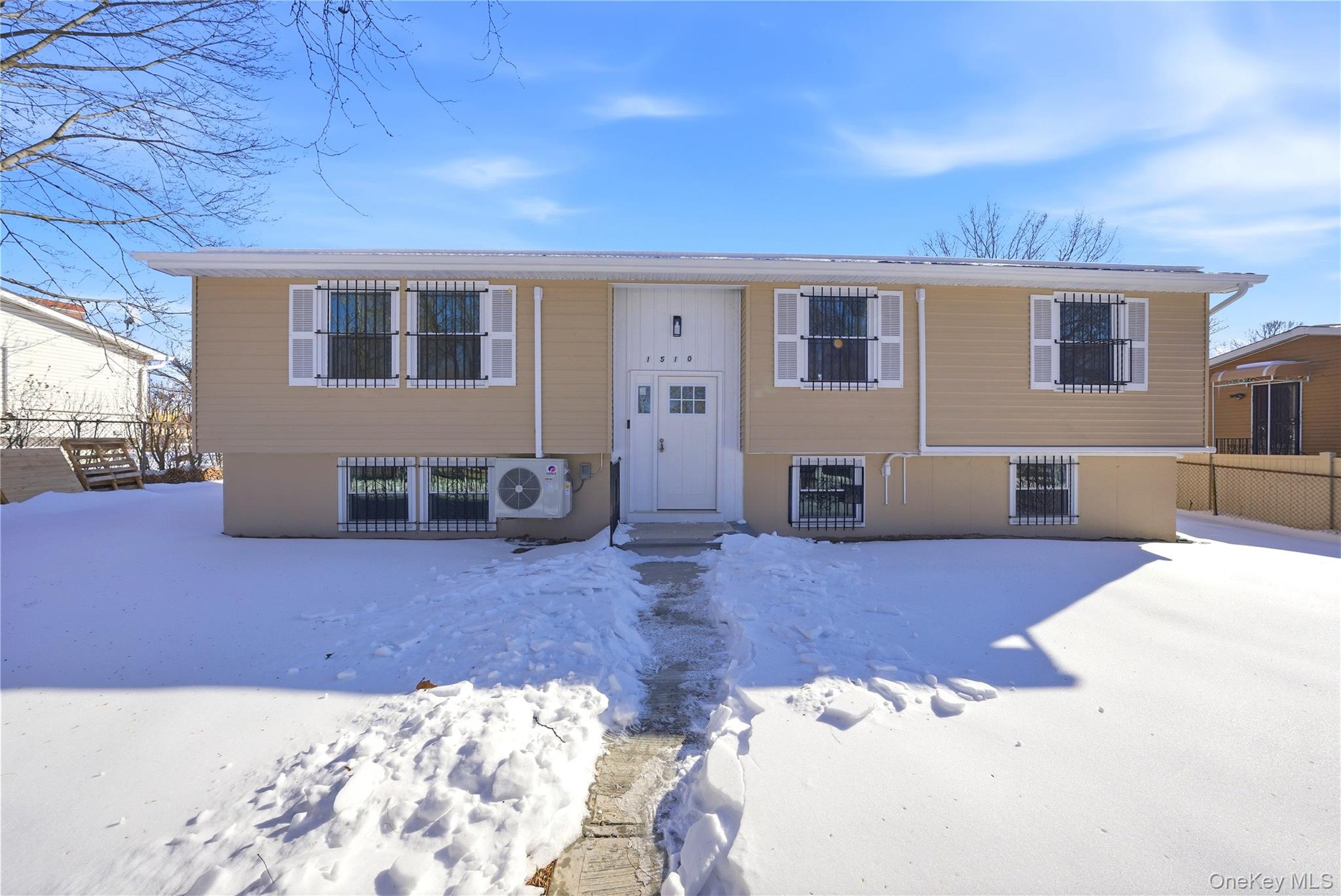 1510 Crotona Park Park Property Photo 4