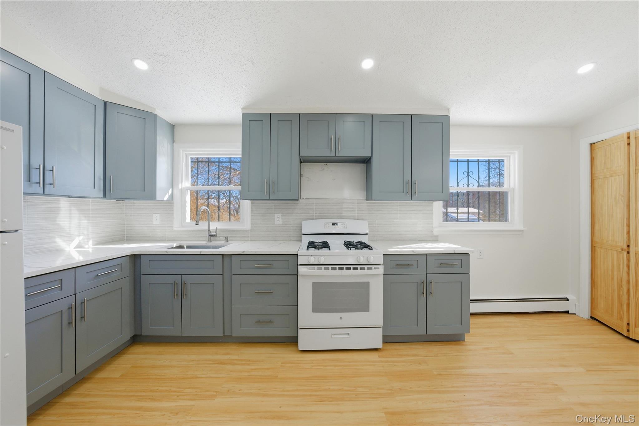 1510 Crotona Park Park Property Photo 6