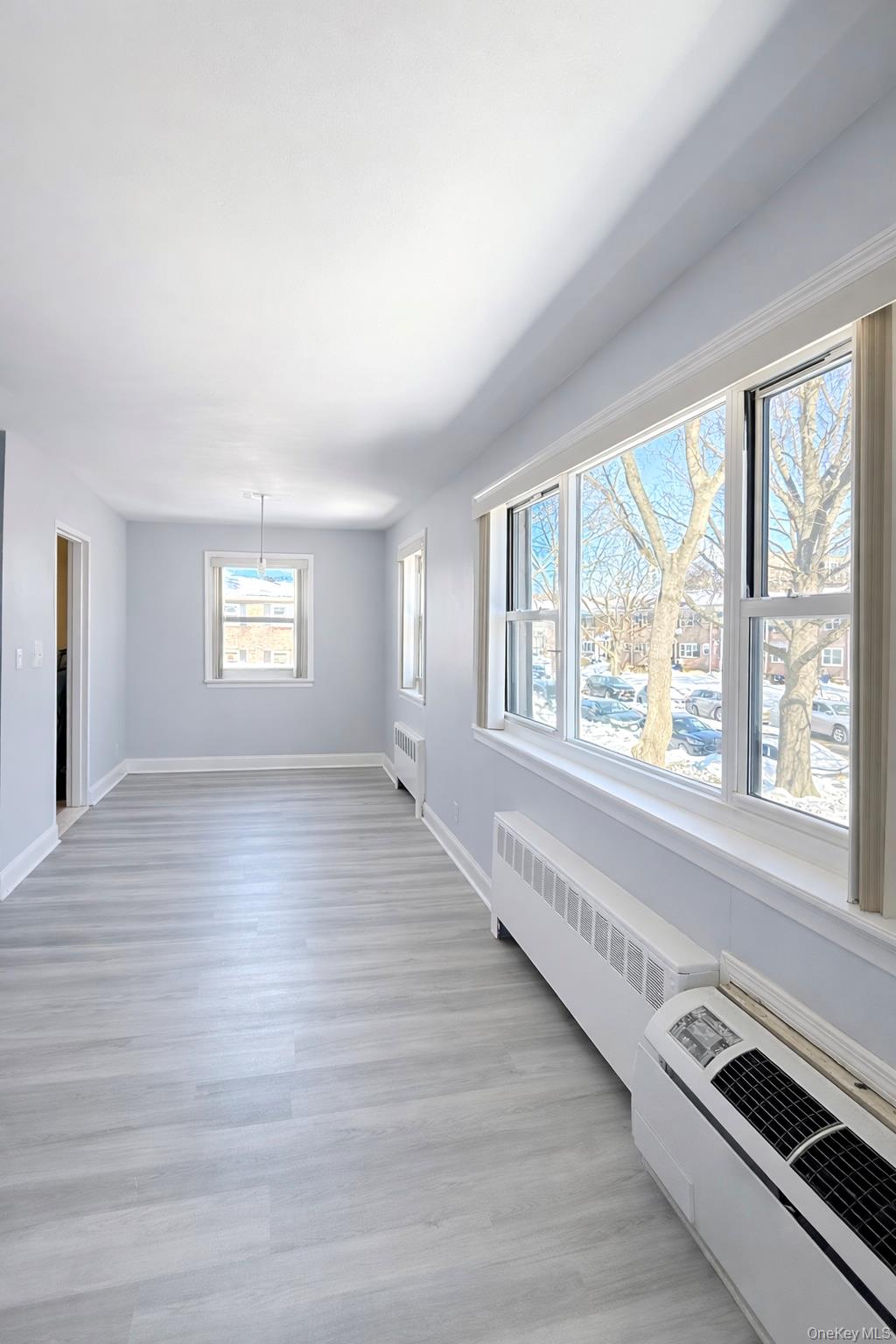 6758 152 Street B Property Photo 5