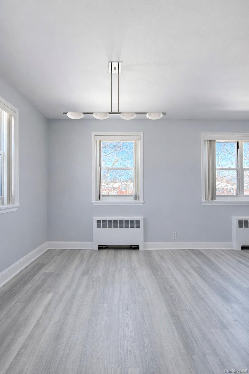 6758 152 Street B Property Photo 7