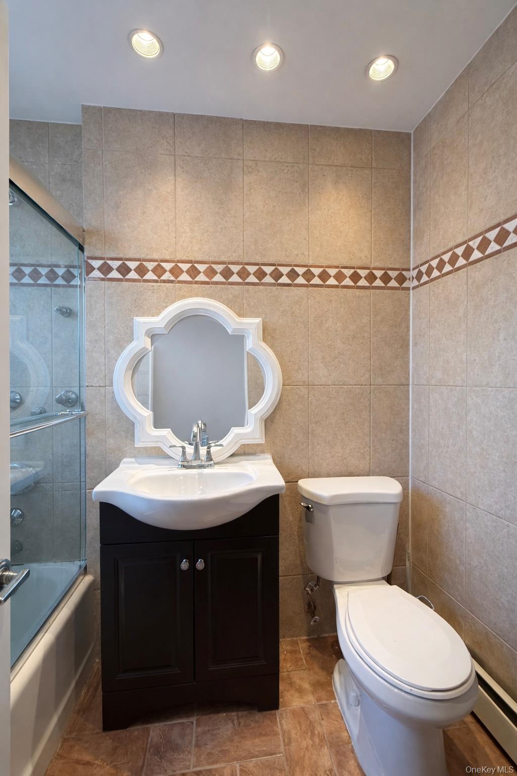 6758 152 Street B Property Photo 9
