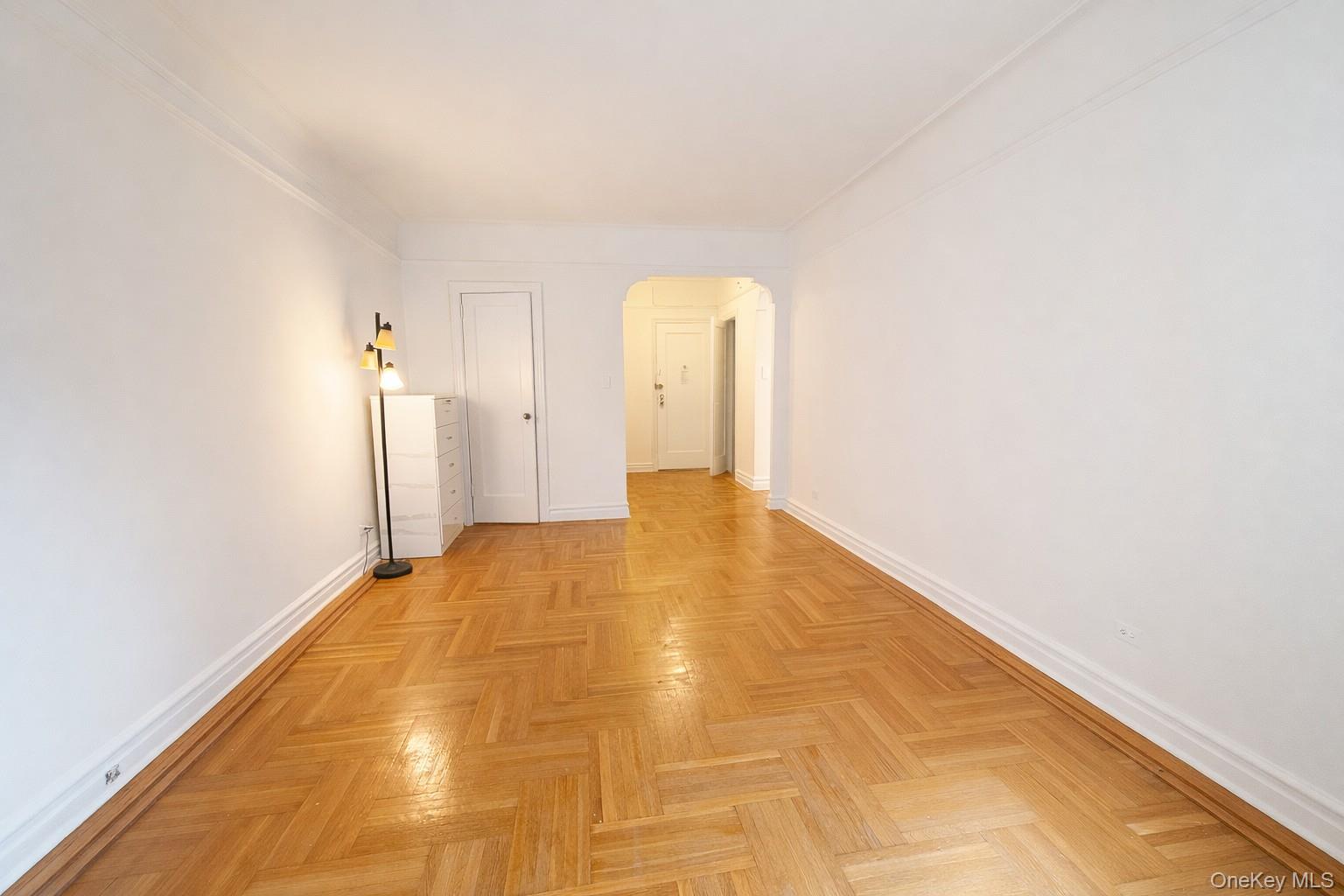 35-50 82 St 4a Property Photo 4
